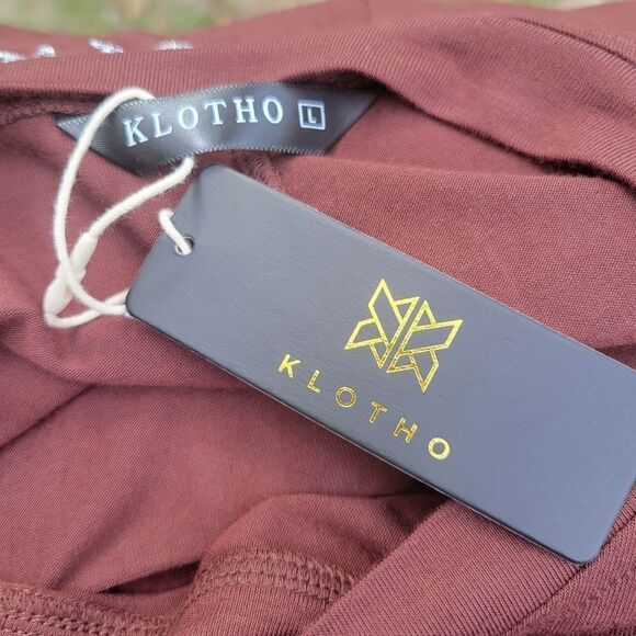 Klotho Women's Burgundy Solid Stretch V-Neck Short Sleeve T-Shirt Size Large NWT - Picture 10 of 15